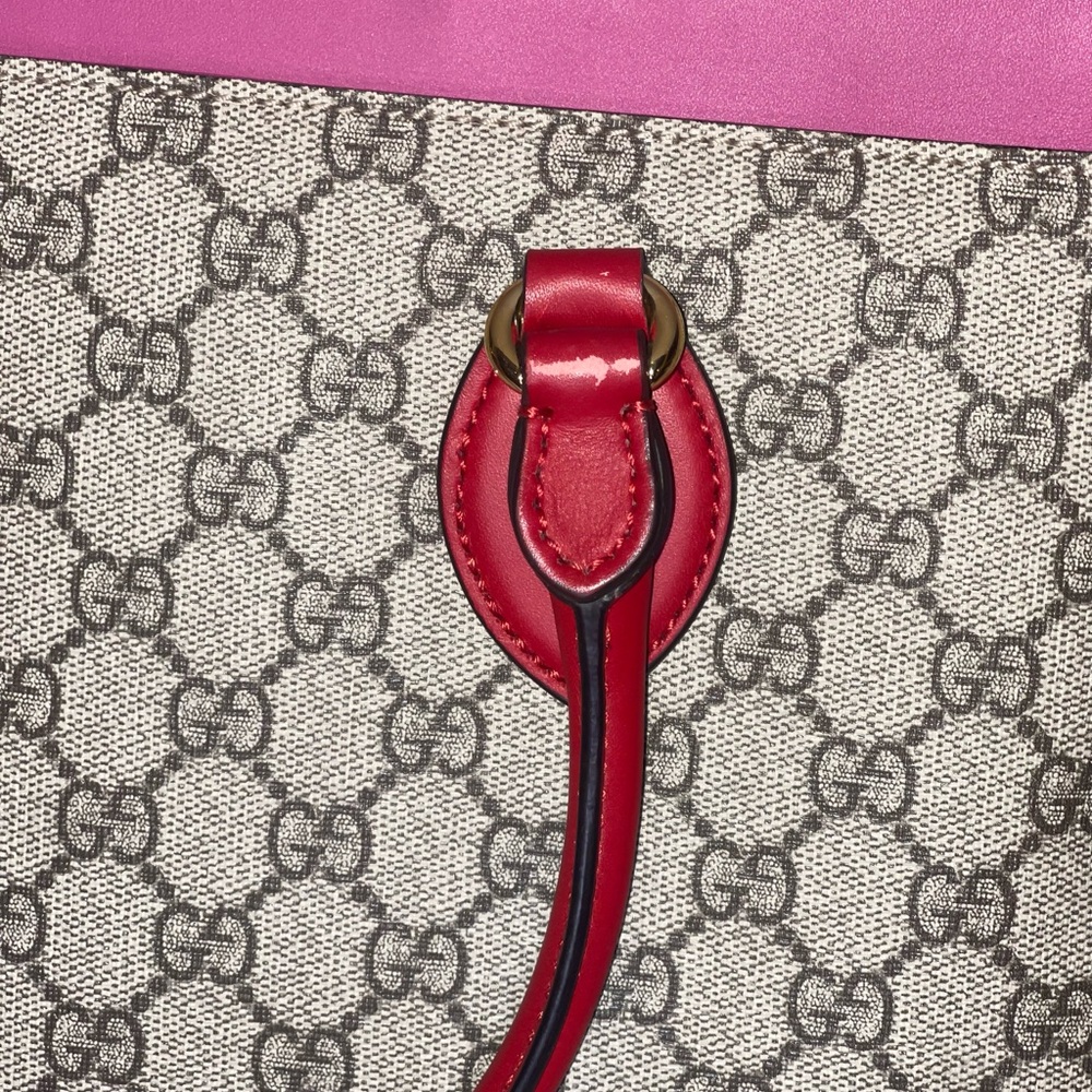 Gucci GG Supreme Tote - Picture 11 of 12
